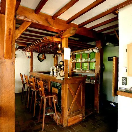 בית נופש Pleasant Holiday In Ouren With A Bar *