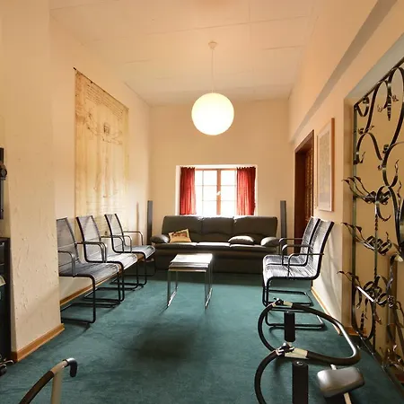 בית נופש Pleasant Holiday In Ouren With A Bar *