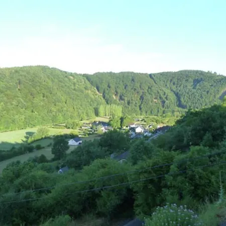 בית נופש Pleasant Holiday In Ouren With A Bar בורג - ריולנד